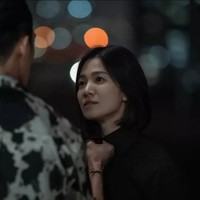 Menurutnya tampil tanpa makeup akan lebih menegaskan karakter Moon Dong Eun yang seumur hidupnya hanya memikirkan balas dendam. Foto: Dok. Netflix