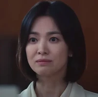 Untuk mendalami peran, Song Hye Kyo tidak memakai makeup sedikitpun selama syuting ‘The Glory’. Dia pun punya alasan tersendiri kenapa memutuskan tampil dengan wajah polos. Foto: Dok. Netflix