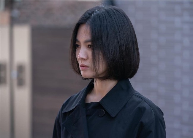 Dong Eun adalah seseorang yang hanya tahu penderitaan, jadi tidak masuk akal jika saya melakukan perawatan ketika memerankan dia,” kata Song Hye Kyo, seperti dilansir Elle Korea. Foto: Dok. Netflix