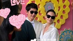 Viral Foto Song Joong Ki & Istri Kencan di Bioskop, Tampil Perdana di Publik
