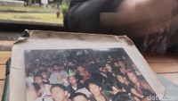 Saparua, terutama di gelanggang olahraga-nya pernah menjadi saksi band-band beraliran cadas bermunculan. Mereka di antaranya bahkan masih terbilang eksis hingga sekarang meramaikan blantika musik bawah tanah di Indonesia (Foto: Repro).