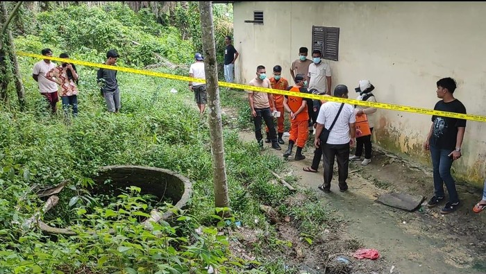 Sumur tua lokasi penemuan mayat pria