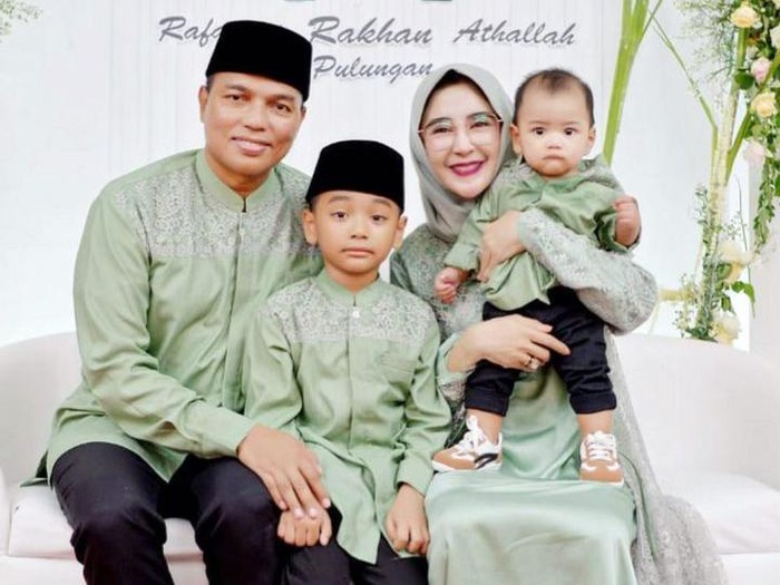 Tedak Siten Anak Uut Permatasari