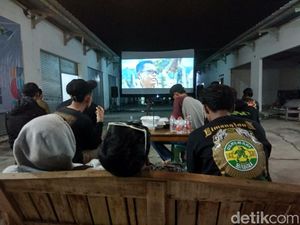 Pemuda Indramayu Gairahkan Lagi Layar Tancap di Jatibarang