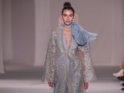 10 Inspirasi Gaun Pengantin dari Koleksi Elie Saab Couture 2023