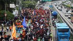 Buruh Kembali Geruduk Gedung DPR, Tolak Omnibus Law