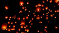 Puluhan lentera menghiasi langit Kota New Taipei, Taiwan, Minggu (5/2/2023).