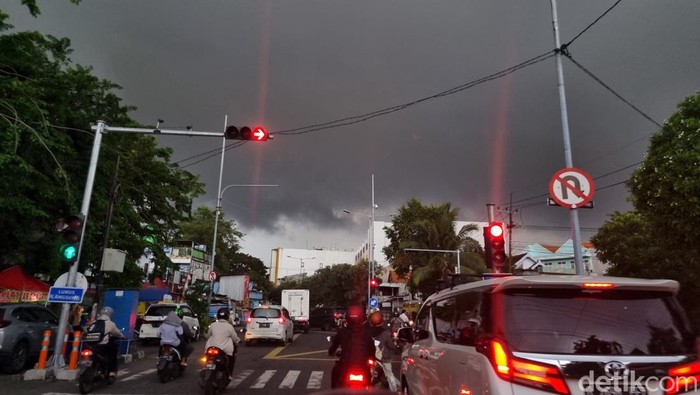 cuaca di surabaya