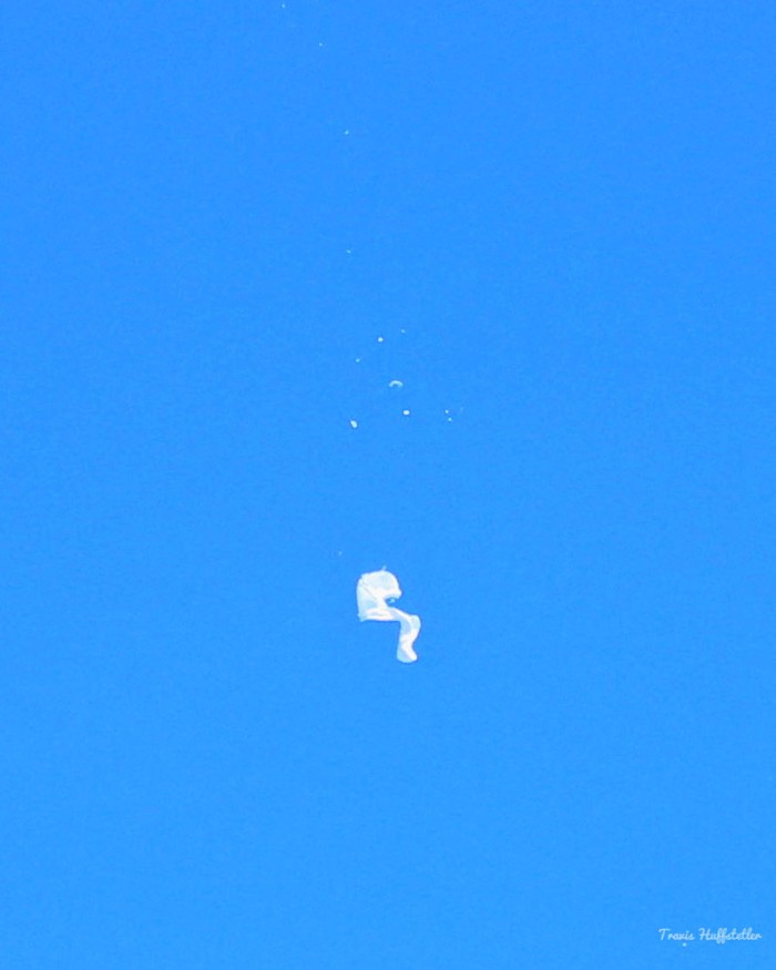 Detik-detik Balon Mata-mata China Ditembak AS A suspected Chinese spy balloon is seen after it was shot down off the coast of Garden City, South Carolina, U.S. February 4, 2023. Travis Huffstetler/Handout via REUTERS THIS IMAGE HAS BEEN SUPPLIED BY A THIRD PARTY MANDATORY CREDIT