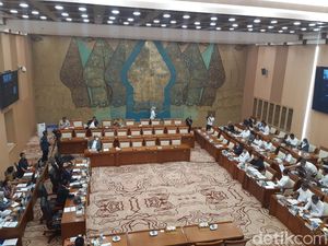 Rapat Bahas Smelter, Bos MIND ID Malah Dicecar Soal Utang Pajak Anak Usaha PGN