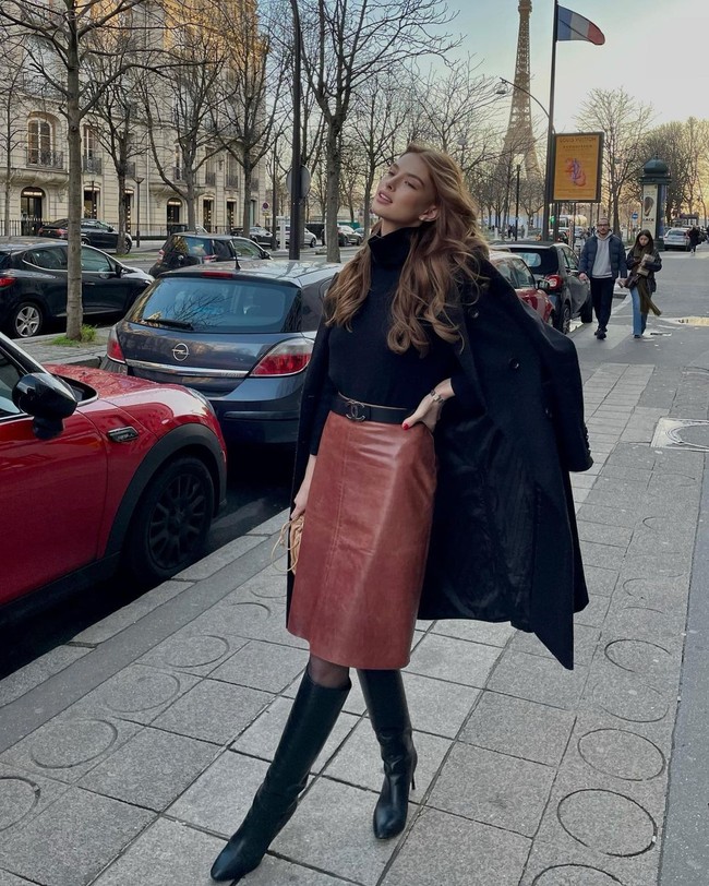 Eden jadi sorotan terlebih Leonardo DiCaprio sering mengencani model muda. Leonardo DiCaprio pernah viral karena daftar mantan pacarnya. Pria 47 tahun tersebut diketahui sering berkencan dengan wanita berusia 20an awal. Data itu juga menunjukkan Leo hampir selalu putus ketika mereka mencapai umur 25 tahun. Foto: Instagram Eden Polani