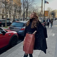 Eden jadi sorotan terlebih Leonardo DiCaprio sering mengencani model muda. Leonardo DiCaprio pernah viral karena daftar mantan pacarnya. Pria 47 tahun tersebut diketahui sering berkencan dengan wanita berusia 20an awal. Data itu juga menunjukkan Leo hampir selalu putus ketika mereka mencapai umur 25 tahun. Foto: Instagram Eden Polani