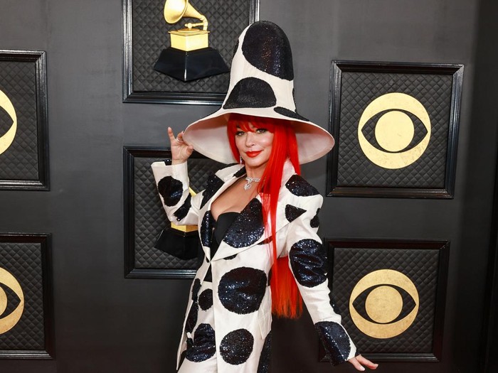 Gaya Shania Twain di Grammy Awards 2023 Shania Twain arrives at the 65th Annual GRAMMY Awards held at Crypto.com Arena on February 5, 2023 in Los Angeles, California. (Photo by Michael Buckner/Variety via Getty Images)