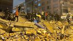Gedung-gedung di Turki Runtuh Diguncang Gempa M 7,8