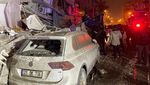 Diguncang Gempa, Puluhan Mobil Tertimbun Reruntuhan Gedung di Turki