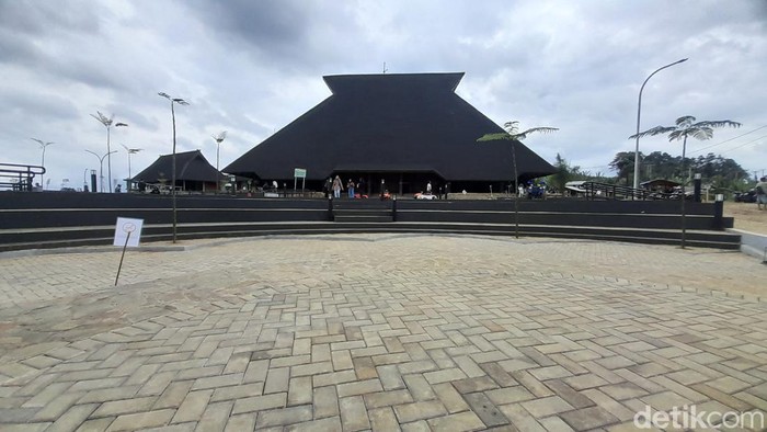 Gedung Geo Theater Sumedang usai direnovasi.