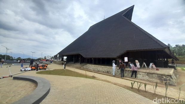 Gedung Geo Theater Sumedang usai direnovasi.