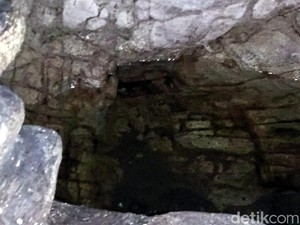 Tiga Mata Air Sakral di Gua Ratu Karang Pamulang Sukabumi