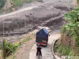 Jalur Alternatif Curah Kobokan Kembali Dibuka Usai Ditutup Dampak APG Semeru