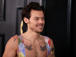 Video: Gokil! Harry Styles Selesaikan Berlin Marathon Kurang dari 3 Jam