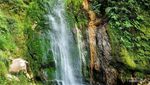 Cantiknya Curug Pasir Reungit di Bogor, Air Kolamnya Biru