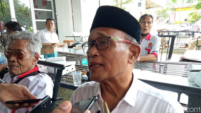 Ketua DPC Gerindra Kota Cirebon, Eman Sulaeman