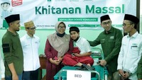 Kegiatan tersebut dilangsungkan di SMK Plus NU Sidoarjo Jalan Mongonsidi, Sidokumpul, Kecamatan Sidoarjo, Minggu Ahad (5/2/2023) yang dihadiri langsung oleh Ketua Lazisnu PBNU Habib Ali Hasan Al Bahar.