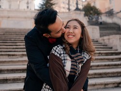 7 Potret Bulan Madu Kiky Saputri Bareng Suami di Eropa, Pamer Kemesraan