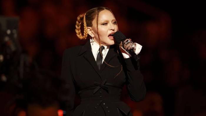 Madonna Kena Infeksi Bakteri Serius, Keluarga Bersiap Kemungkinan Terburuk