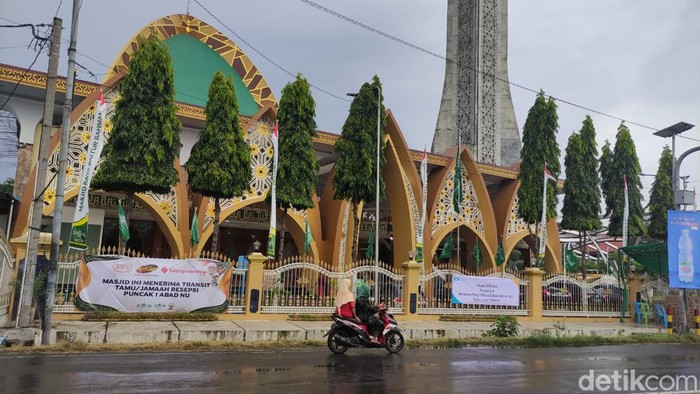 Masjid Baiturrahman Kahuripan Nirwana Village (KNV) Sidoarjo