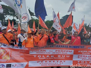 Massa Buruh Tiba di Depan Gedung DPR, Ini 3 Tuntutannya