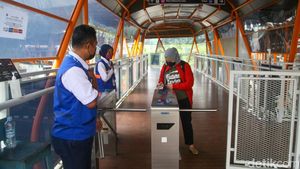 Naik Skywalk Kebayoran Lama Harus Bayar Tuai Kritik Warga