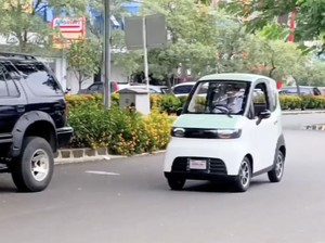 Lucu Juga Nih, Selis Pamer Mobil Listrik Mungil