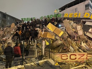 Erdogan Berdoa Untuk Turki, Korban Bertambah Jadi 568 Jiwa