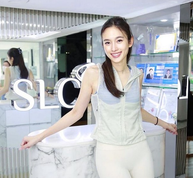 Semakin bertambah umur, Poy semakin tidak nyaman dengan organ kelaminnya. Di usia 17, Poy akhirnya memutuskan untuk operasi mengubah kelamin. Menurutnya, operasi tersebut sangat sakit namun sepadan dengan hasilnya.  Foto: dok. Instagram/@poydtreechada