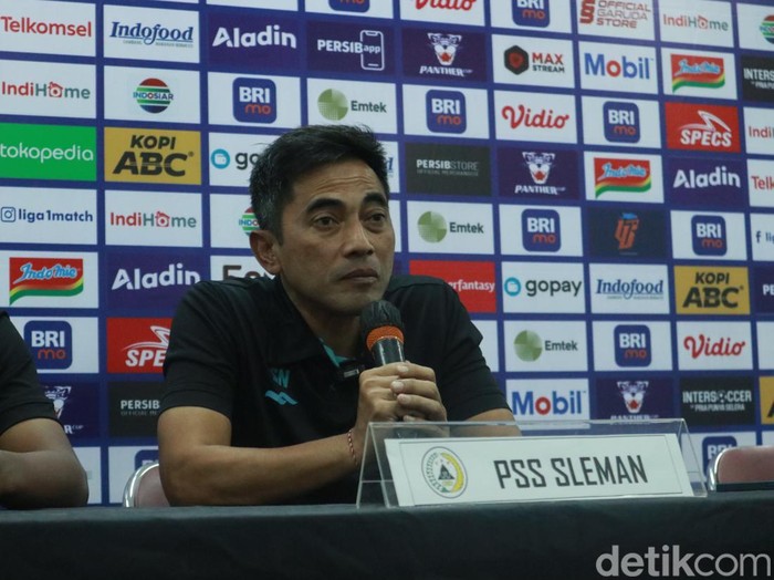 Pelatih PSS Sleman Seto Nurdiantoro