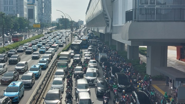 Penampakan Macet Parah di Pancoran Jaksel Pagi Ini
