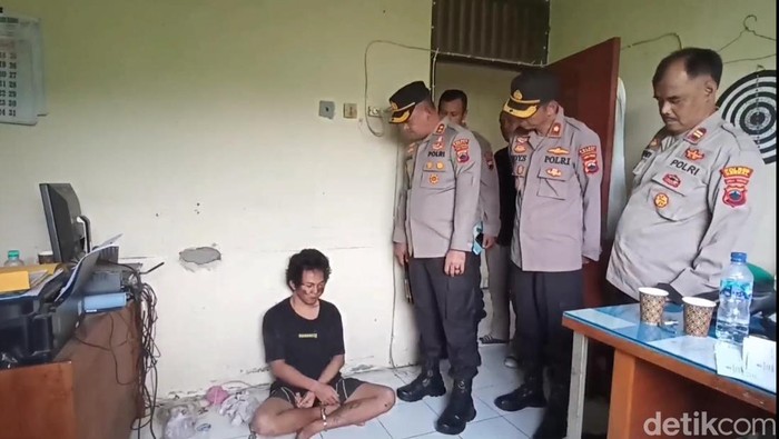 Kapolres Kendal AkBP Jamal Alam periksa pelaku penganiayaan.
