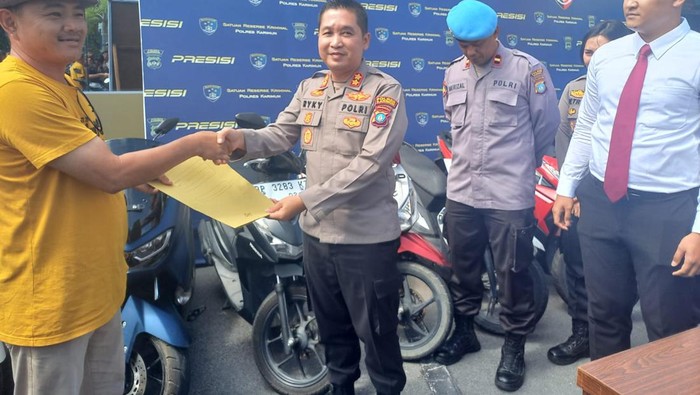 Polres Karimun menyerahkan atau pinjam pakai barang bukti tindak pidana penipuan dan penggelapan.(Dok Polres Karimun)