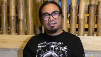 Ramdan Agustiana, basisst Burgerkill juga masih mengingat kemeriahan ragam event musik di Saparua (Foto: Wisma Putra/detikJabar).