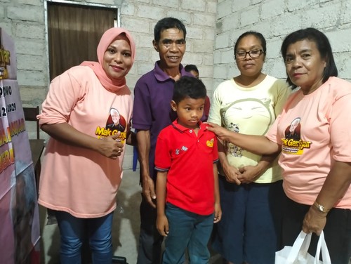 Relawan Mak Ganjar Nusa Tenggara Timur (NTT) menemui ‘bocah ajaib’ nan pintar Caesar Archangels Hendrik Meo Tnunay atau Nono.