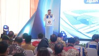 Pekerjaan Paket 1 ruas Gending - Kraksaan dilaksanakan oleh kontraktor PT Adhi Karya (Persero) Tbk – PT Brantas Abipraya (Persero) – PT Marga Konstruksi Nusantara (KSO), sedangkan pengawasan dilakukan oleh Konsultan Supervisi dari PT Virama Karya (Persero). Paket 2 ruas Kraksaan - Paiton dilaksanakan oleh kontraktor PT Hutama Karya Infrastruktur – PT Acset Indonusa Tbk – PT Nindya Karya KSO, sedangkan pengawasan dilakukan oleh Konsultan Supervisi dari PT Multi PHI Beta.