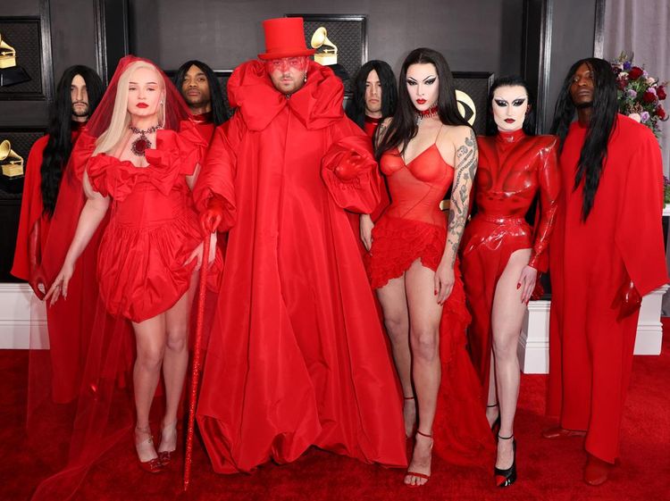 Sam Smith dan Pasukan Merahnya di Grammy Awards 2023