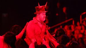 Bawakan Unholy, Sam Smith Jadi Iblis di Grammy Awards 2023
