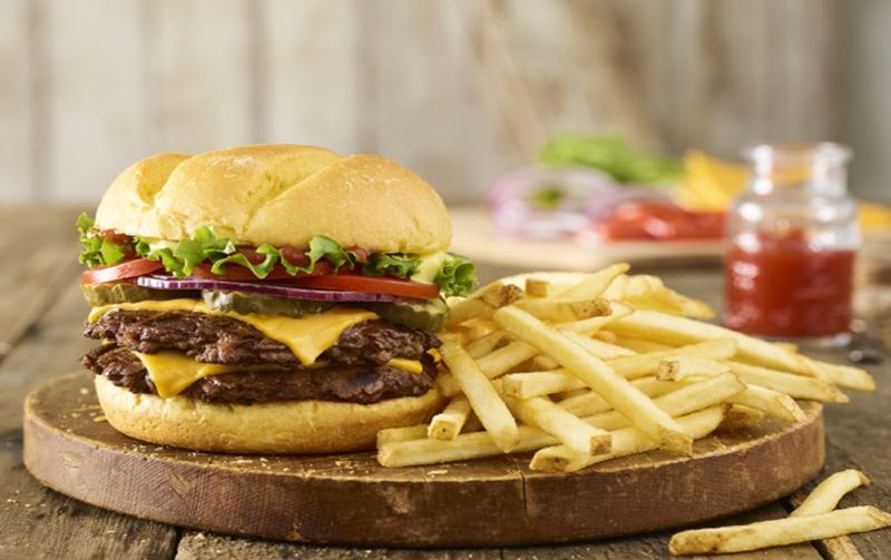 Selain Al Baik, Ini Rekomendasi 6 Resto Fast Food di Mekkah