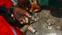 Sejauh ini, jalur sepeda masih menjadi kontroversi lantaran efektifitasnya dipertanyakan terkait jumlah pesepeda yang tidak bertambah meski sudah disediakan infrastruktur pendukung.