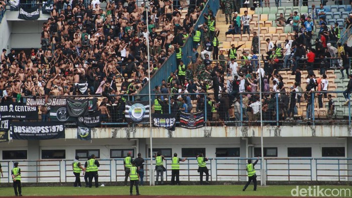 Suporter Persib dan PSS Terlibat Gesekan, PT PBB Sampaikan Permohonan Maaf