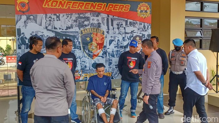 TK alias Tatan (23) penebas leher pemuda di Kabupaten Bandung