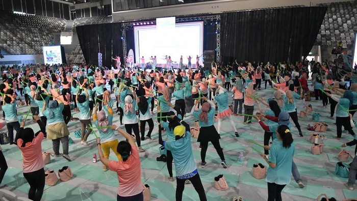 #RayakanGerakmu digelar untuk memperingati World Hijab Day 2023. Kegiatan ini diisi dengan senam yang memecahkan rekor MURI.