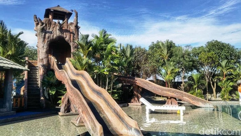 Wisata Taman Hud-hud di Karawang. Wisata Taman Hud-hud di Karawang.